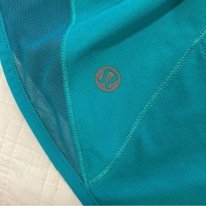 Lululemon lowrise hotty hot shorts size 10!